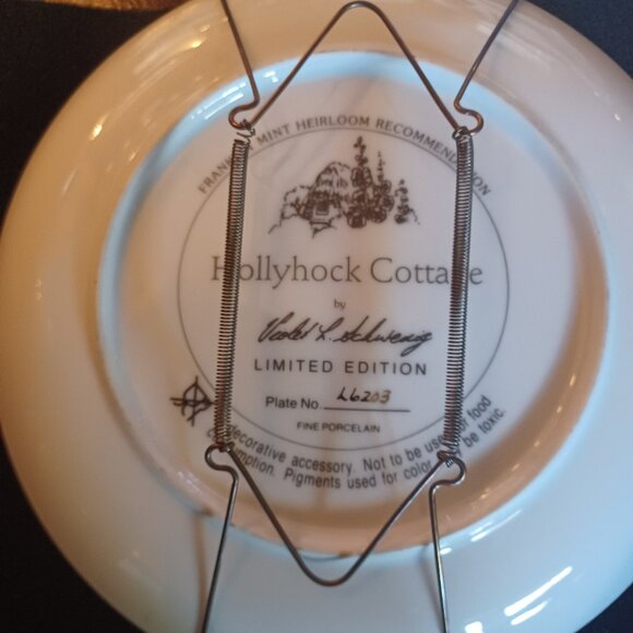 Franklin Mint Heirloom Hollyhock Cottage Wall plate - Picture 2 of 2